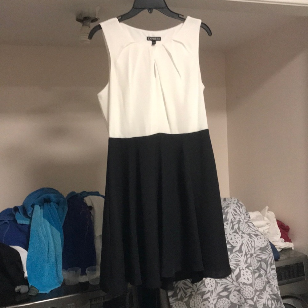 Express black and white fit and flare dress size 10. EUC!